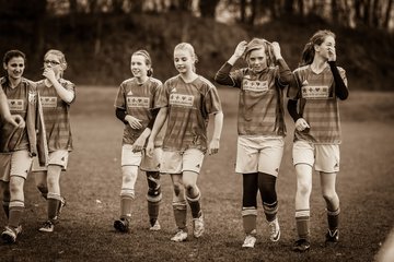 Bild 4100 - B-Juniorinnen TSV Gnutz o.W. - SV Henstedt Ulzburg II : Ergebnis: ca. 5:0